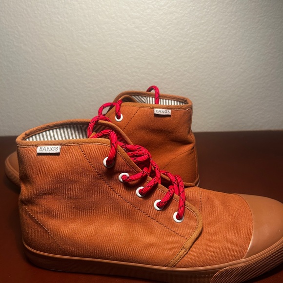 BANGS- Men's Tan Sneakers with Red Accents - Picture 6 of 9